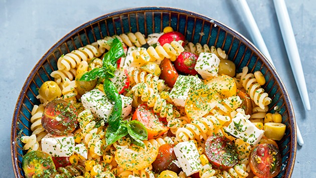 Salada de Macarrão com Molho de Abacate