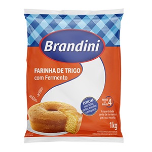 Embalagem na cor laranja da farinha de trigo com fermento Brandini, 1 kilo.