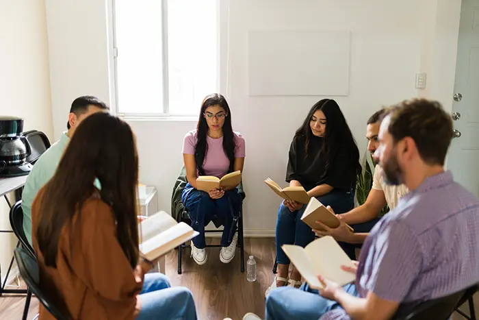 Expandindo os Círculos de Leitura: Ler o Texto, Ler o Mundo